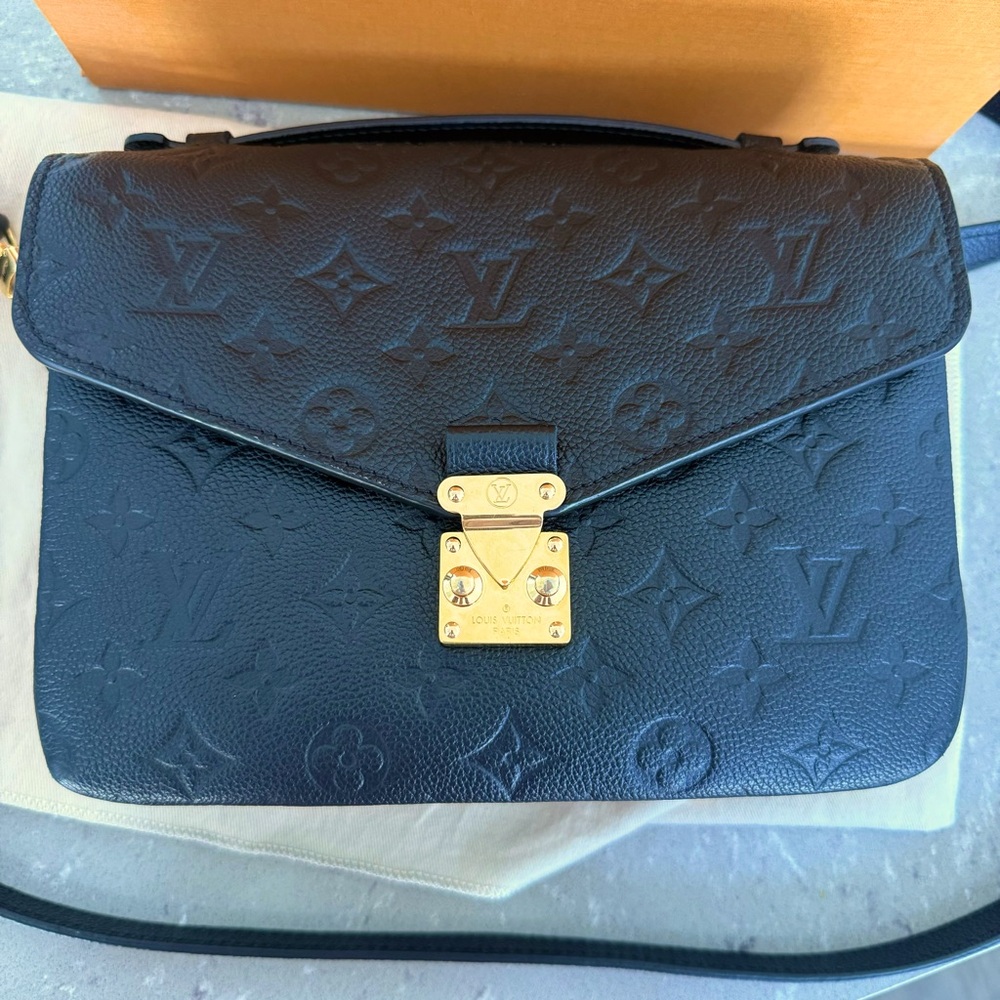 Louis Vuitton Black Monogram Empreinte Pochette Metis Crossbody Bag - Picture 7 of 15
